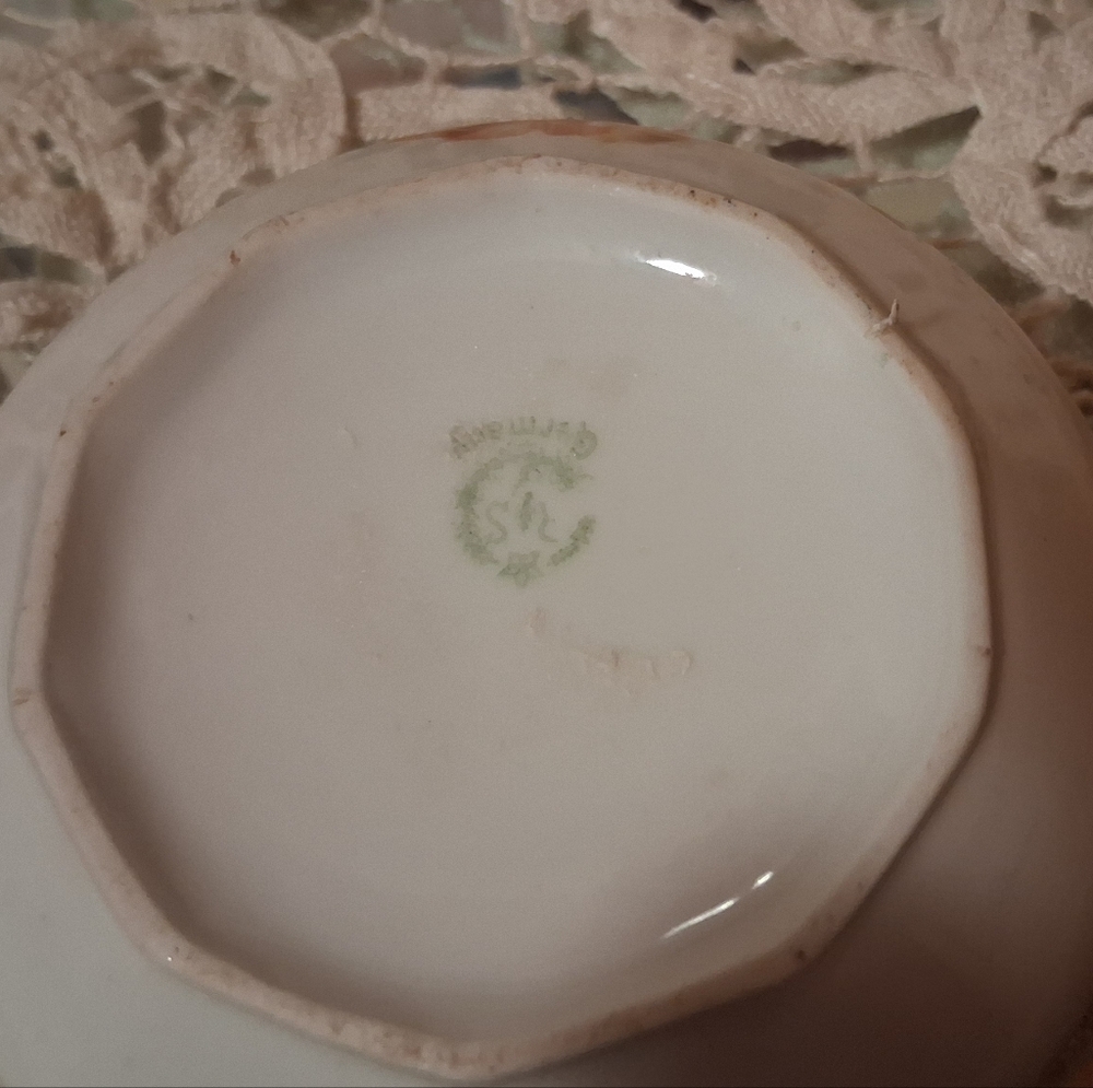 Small Ceramic Trinket Box - Picture 4 of 4